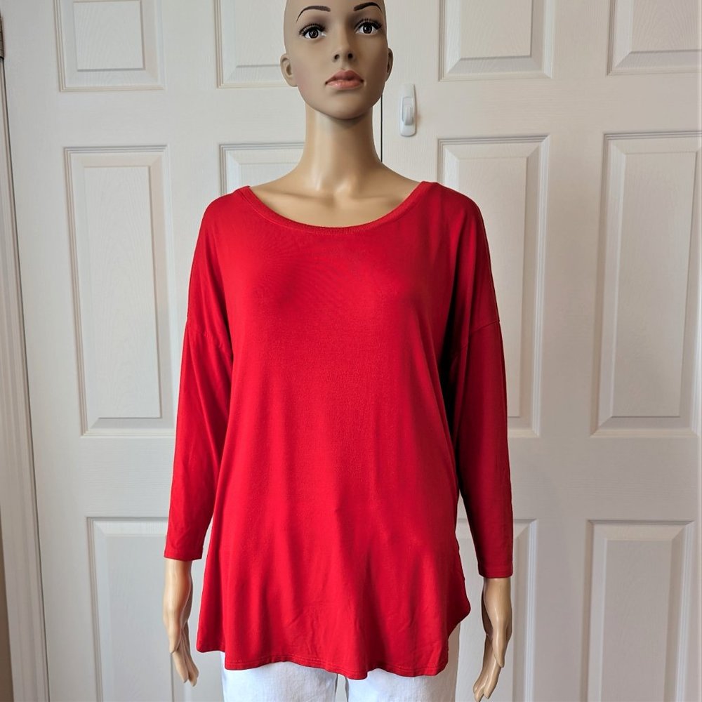 Aritzia Babaton Norris Red Rayon ¾ length long sleeve t-shirt Size medium